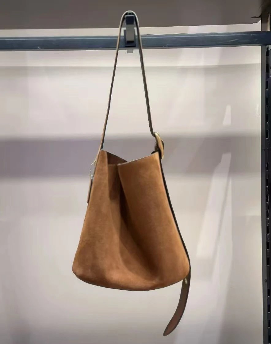 Coach Shoulder Bags Bleecker Bucket Bag — BLEECKER Bucket Suede Brown "Send Flying Machine Box Gift Bag"》
