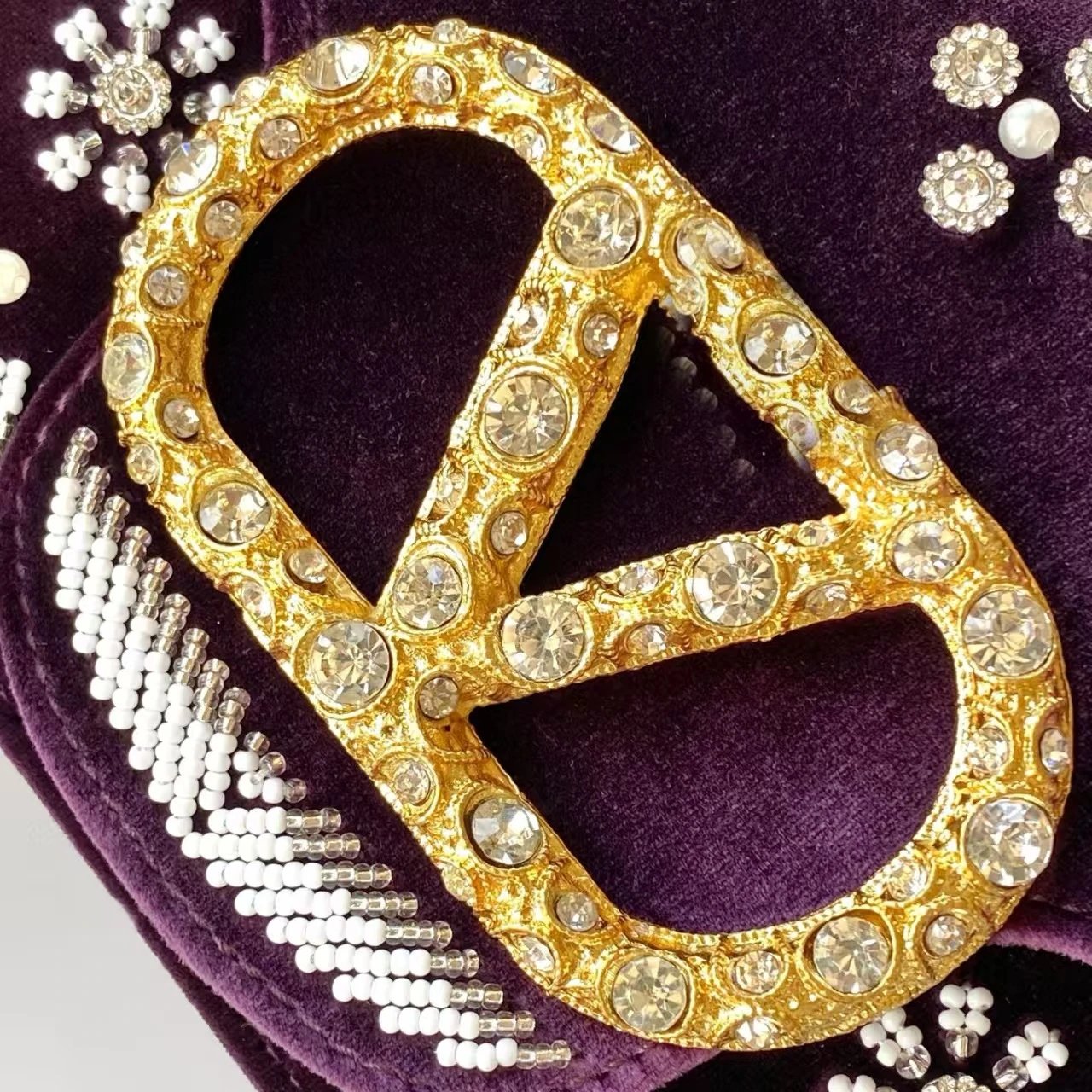 Valentino Garavani VLogo Embellished Velvet Shoulder Bag Yellow - 9