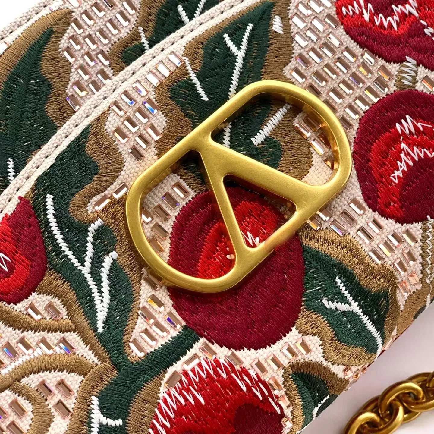 Valentino Garavani VLogo Cherry Embroidered Chain Bag Beige - 8