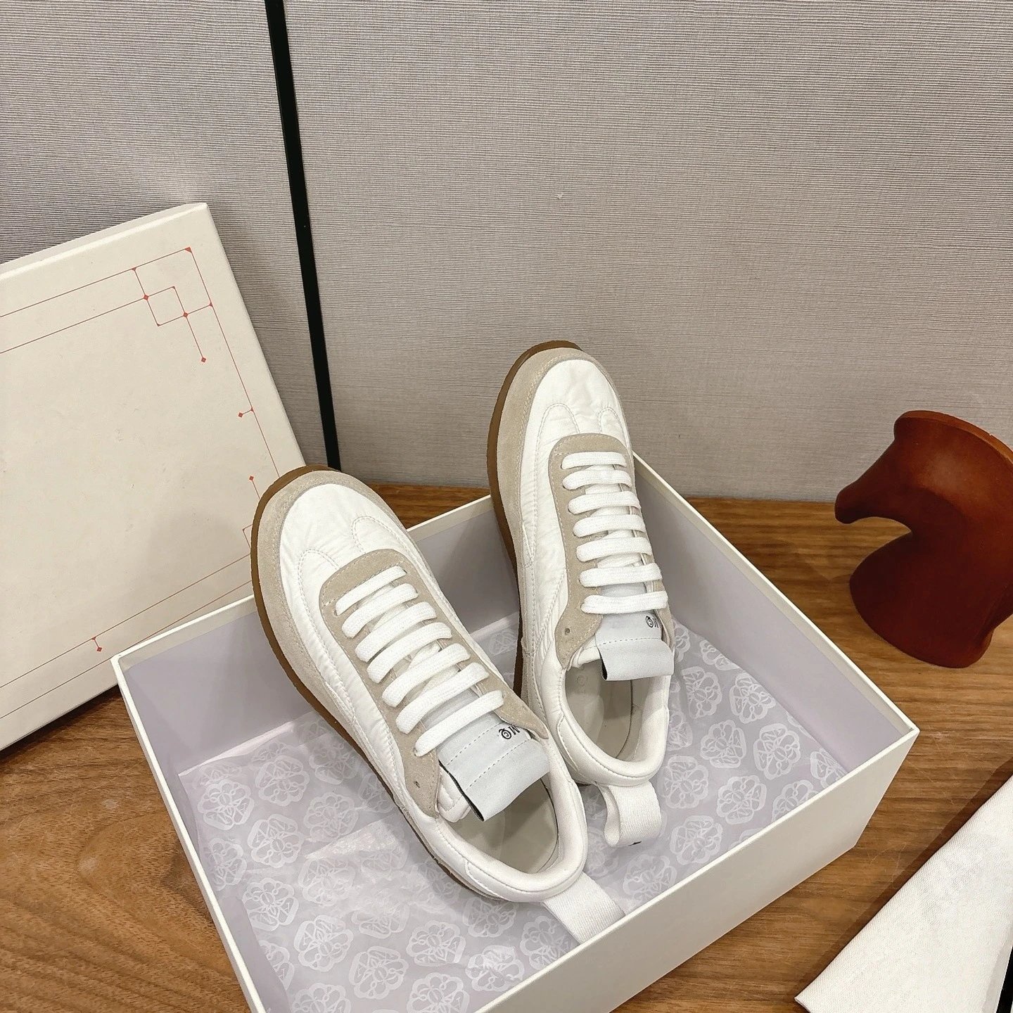 MMY Quilted Low-Top Sneakers White Beige Sneakers - 3
