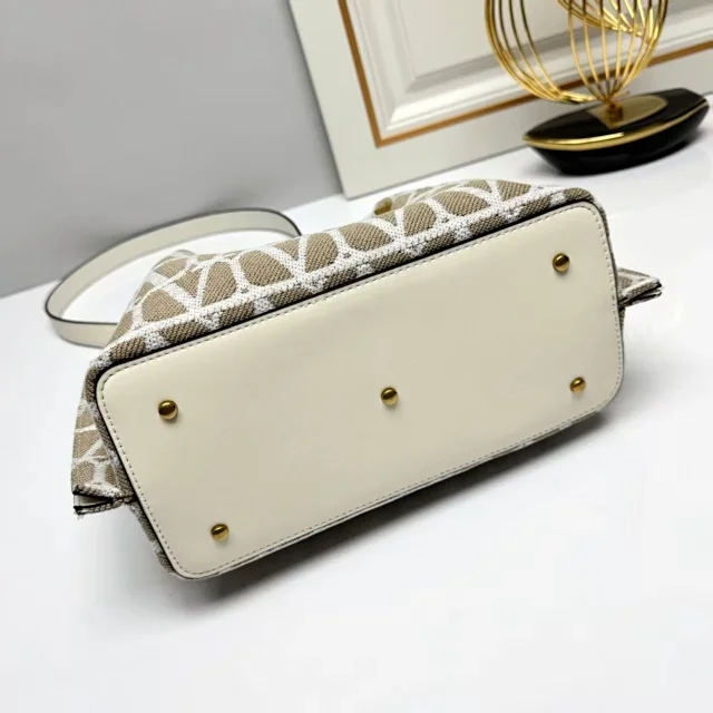 Valentino Garavani Handbags VLogo Signature Toile Iconographe Tote Bag product detail image 9