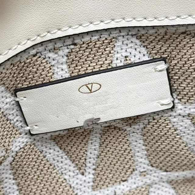 Valentino Garavani Handbags VLogo Signature Toile Iconographe Tote Bag product detail image 11
