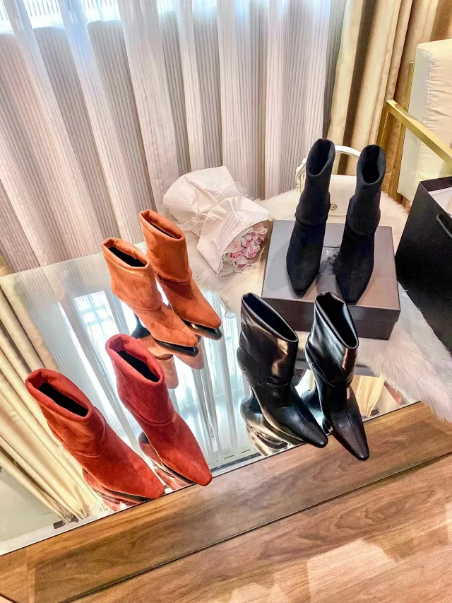 Saint Laurent Boots Pointed-Toe Slouch Stiletto product detail image 2