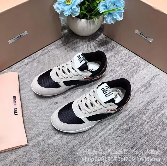 Chanel Sneakers Low-Top CC Logo with Patent Toe Cap product detail image 9