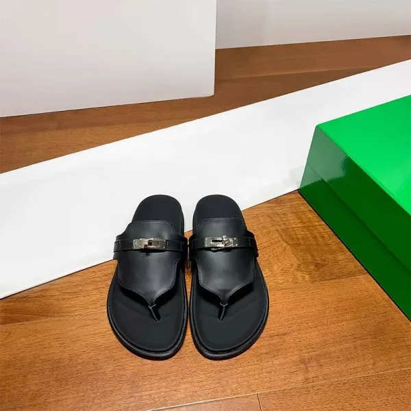 Hermès Oran Flip-Flop Black Sandals - 1