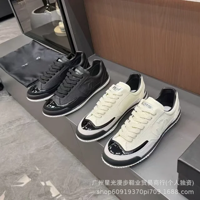 Chanel Sneakers Low-Top CC Logo with Patent Toe Cap product detail image 20