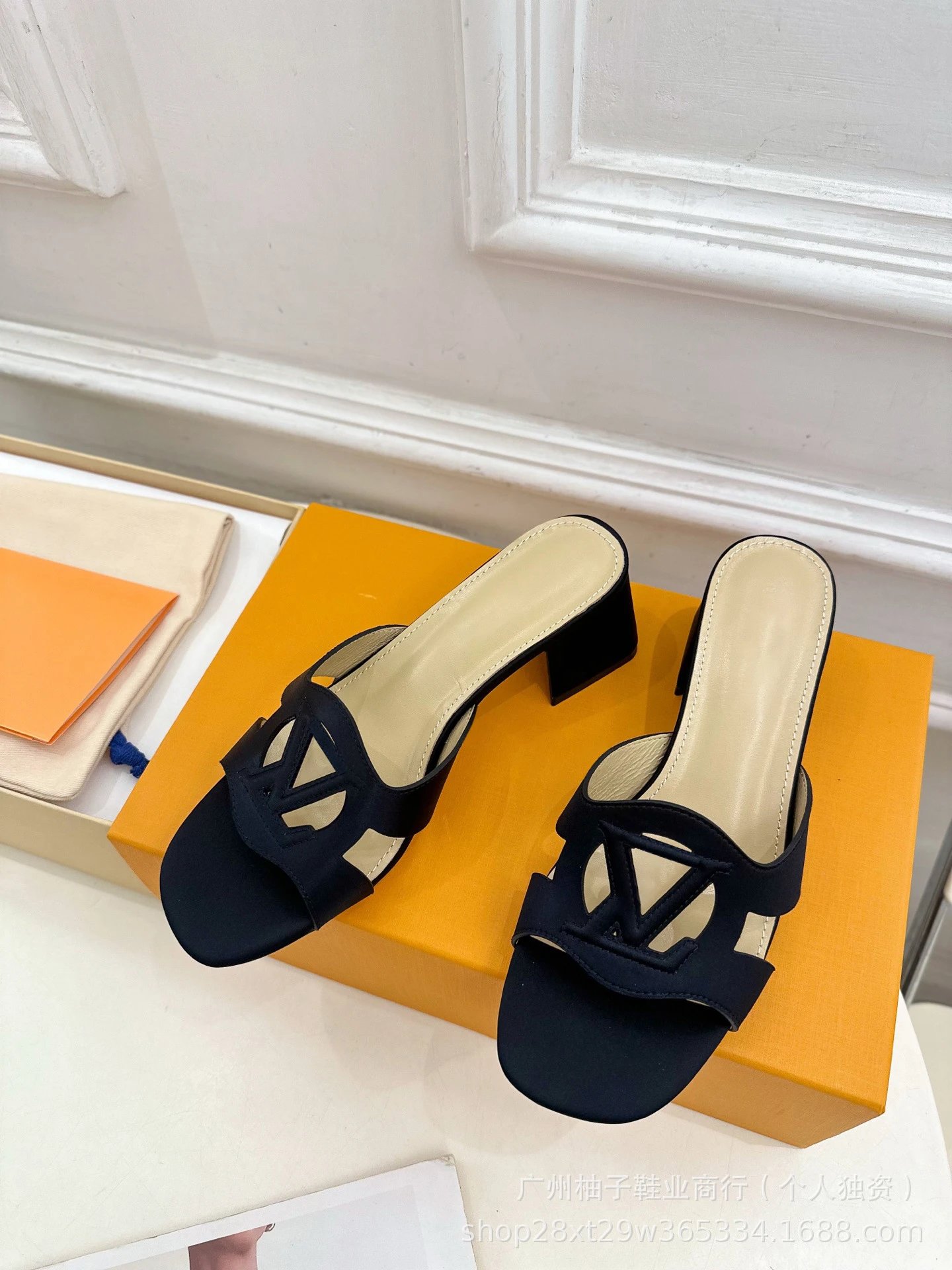 Valentino Garavani VLogo Slide Sandals Emerald Green Slippers - 15