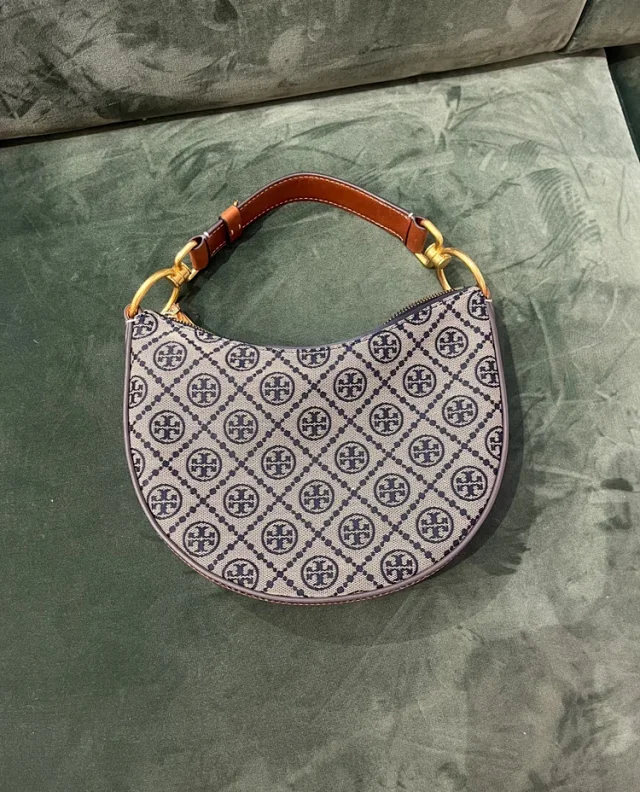 Tory Burch Shoulder Bags T Monogram Small Crescent Bag product detail image 3