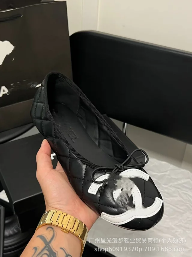 Chanel Casual Shoes Quilted Bow Ballet Flats with Double-C Logo Appliqué product detail image 5