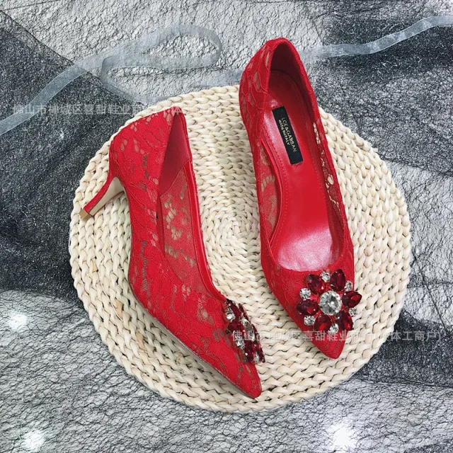 Dolce & Gabbana High Heels Pointed-Toe Lace Pumps with Crystal Floral Embellishment product detail image 18