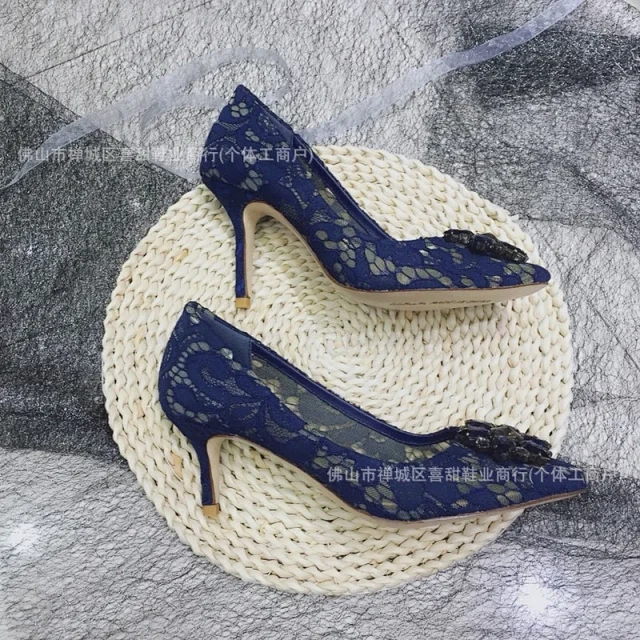 Dolce & Gabbana High Heels Pointed-Toe Lace Pumps with Crystal Floral Embellishment product detail image 26