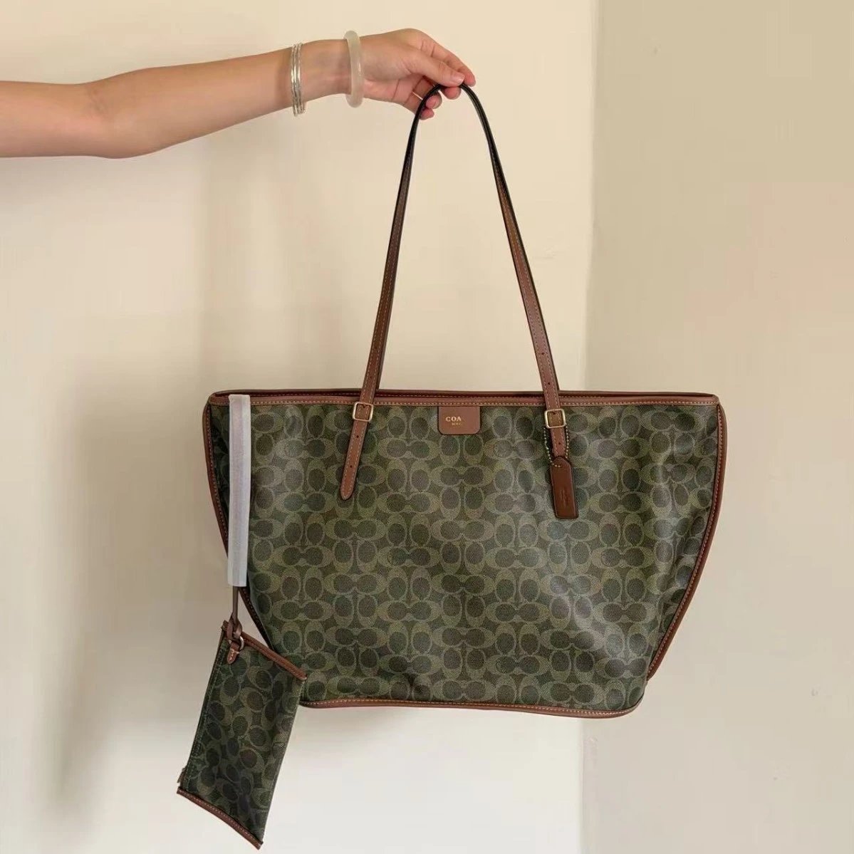 Coach Handbags TAXI 36 Tote image 4
