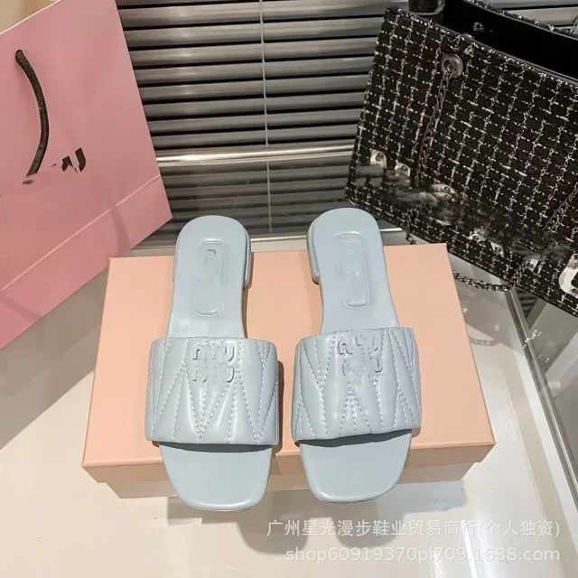 Miu Sandals Quilted logo flat slide product detail image 9