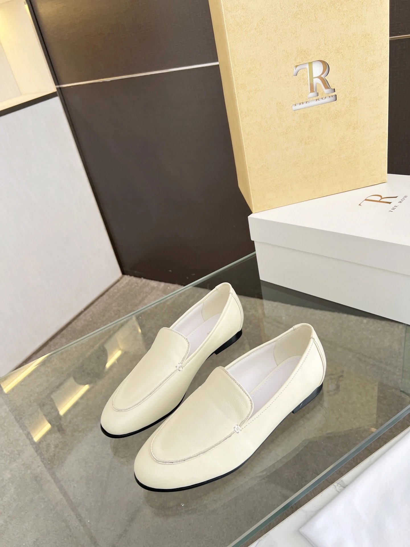 The Row Loafer Cream Leather Loafers - 21