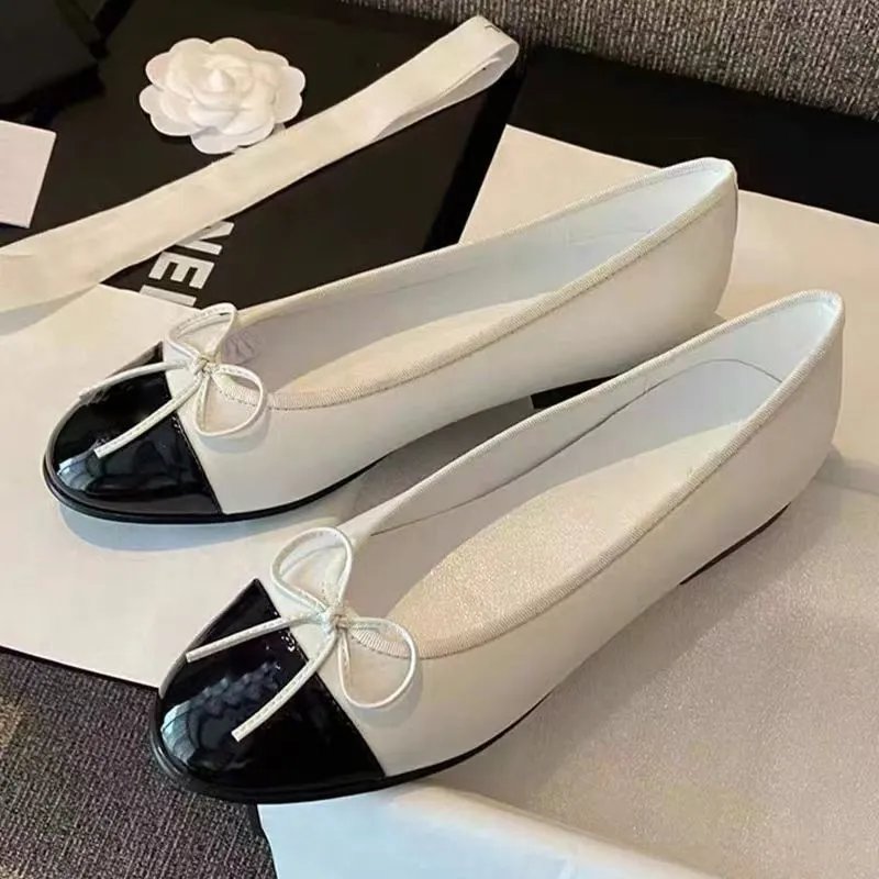 Red Bow-Embellished Ballet Flats - 24