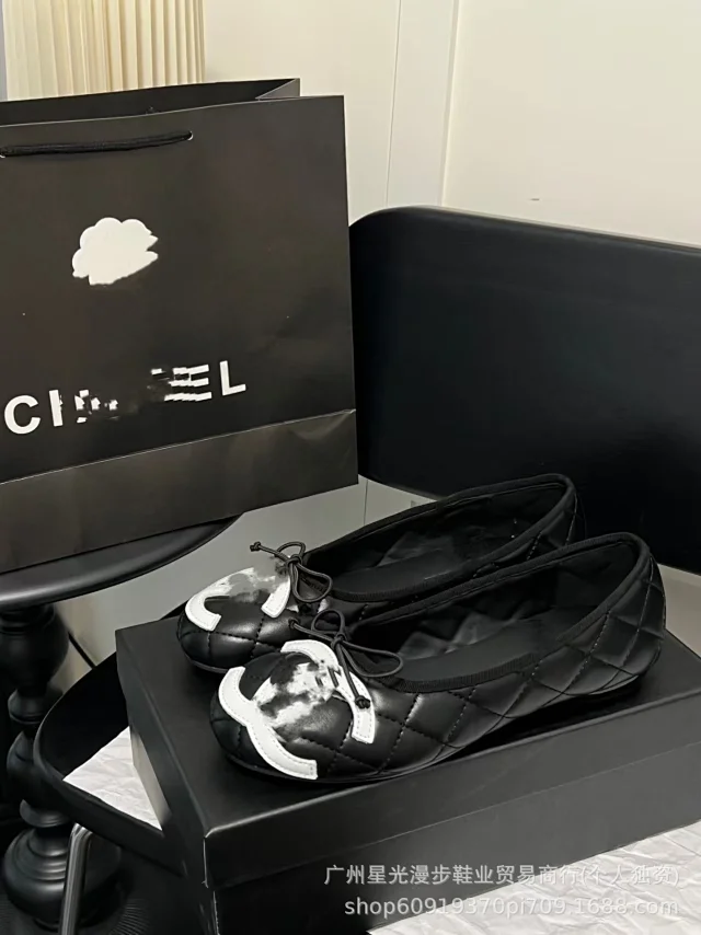 Chanel Casual Shoes Quilted Bow Ballet Flats with Double-C Logo Appliqué product detail image 4