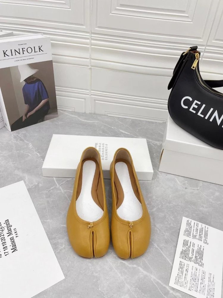 Maison Margiela Tabi Flat Brown Leather Shoes - 21