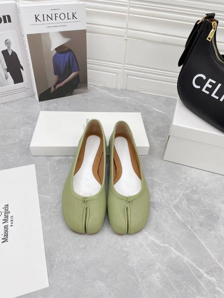 Maison Margiela Tabi Flat Brown Leather Shoes - 24