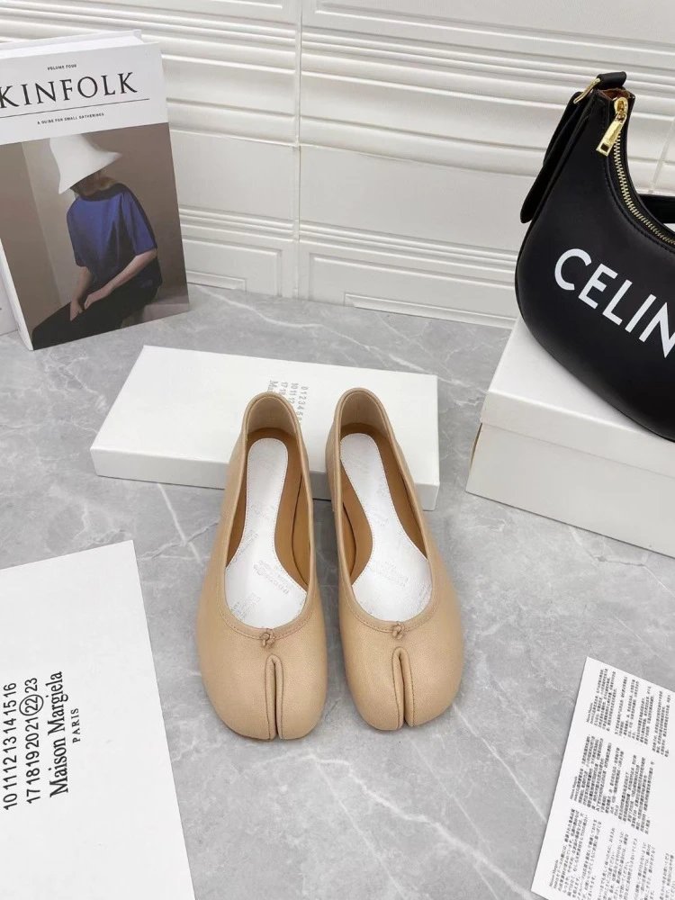 Maison Margiela Tabi Flat Brown Leather Shoes - 27