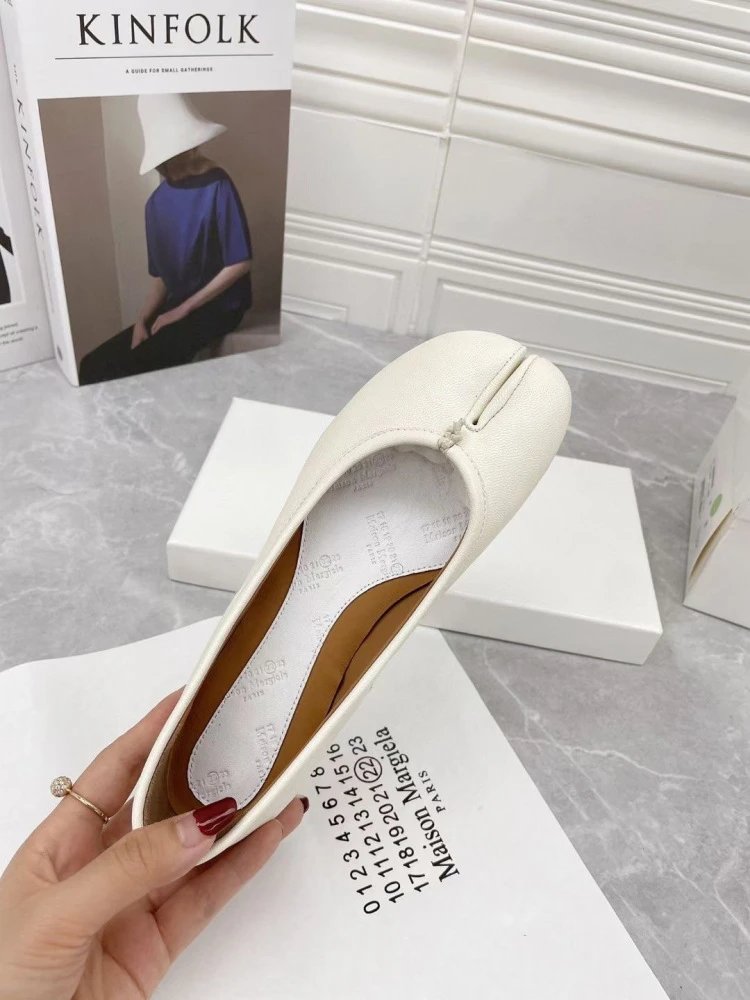Maison Margiela Tabi Flat Brown Leather Shoes - 33