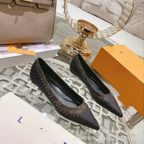 Valentino Garavani Rockstud Pointed-Toe Flats Black - 1