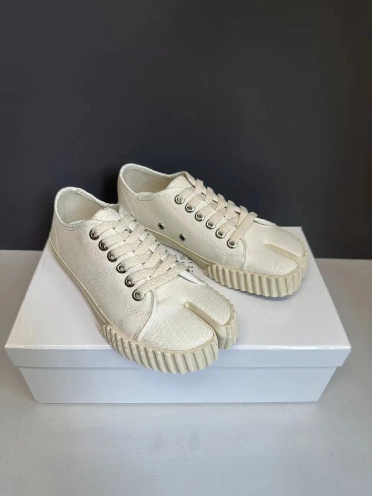Maison Margiela Tabi Canvas Sneakers Black/Off-White - 23