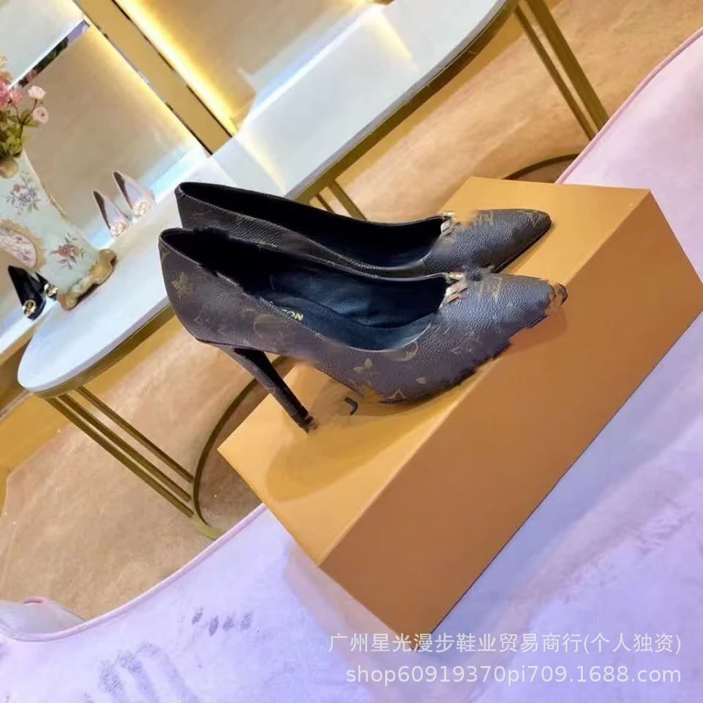 Louis Vuitton Bow Detail Pointed-Toe Pumps Beige Monogram Leather Heels - 8