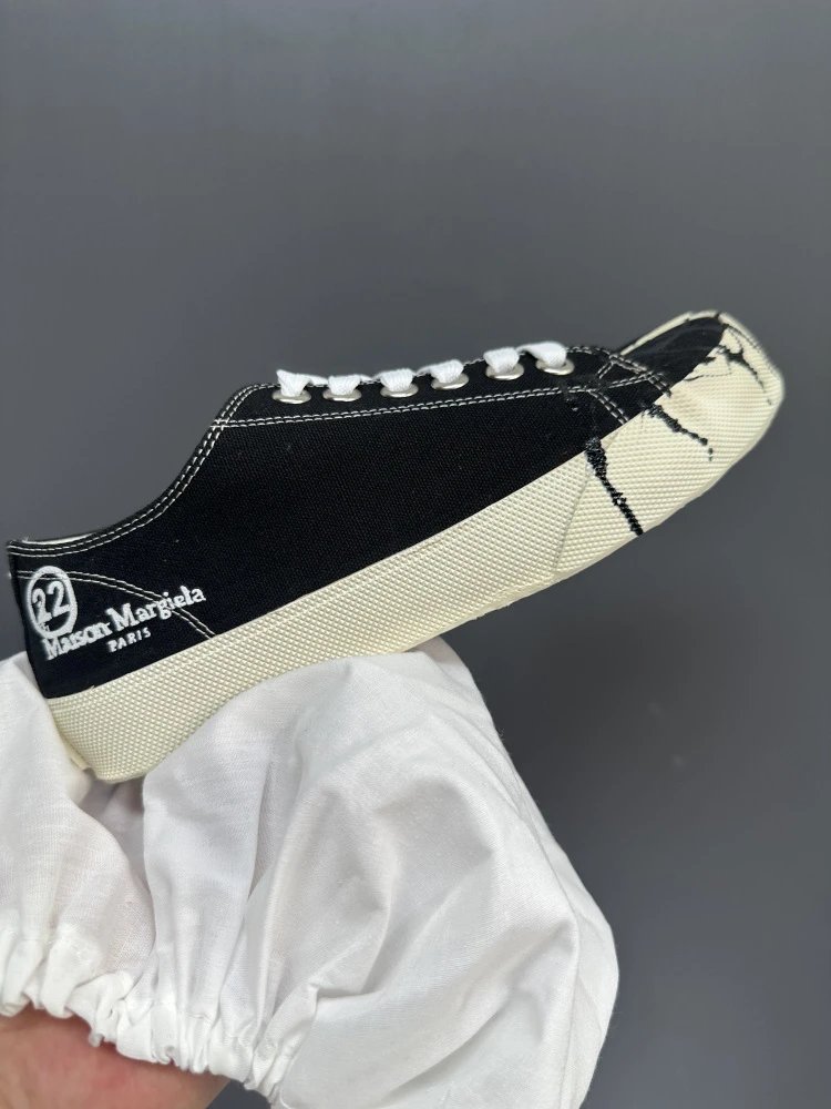 Maison Margiela Tabi Canvas Sneakers Black/Off-White - 47