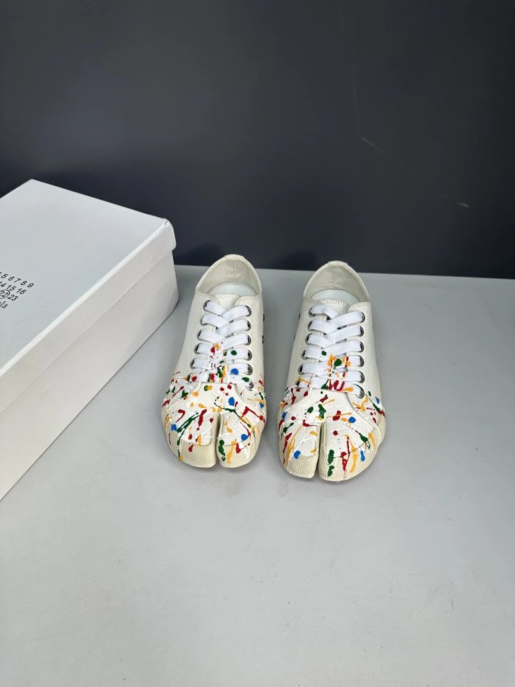 Maison Margiela Tabi Canvas Sneakers Black/Off-White - 36