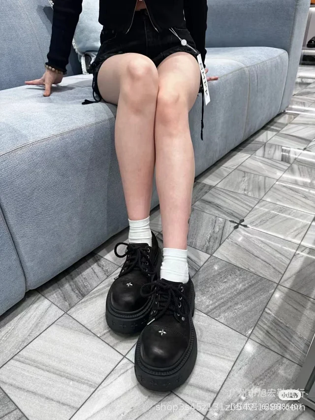 Unbranded Sneakers Low-Top Platform Lace-Up with Cross Motifs product detail image 7