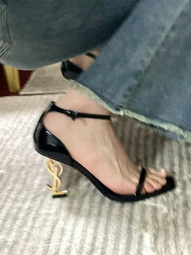 Saint Laurent High Heels Patent Leather Ankle-Strap Logo-Heel Sandals product detail image 4