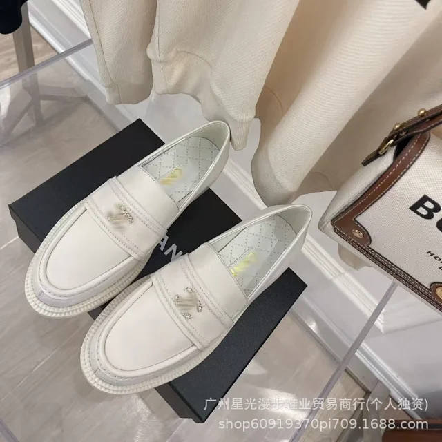 Chanel Leather Shoes Quilted CC-Emblem Loafers product detail image 31