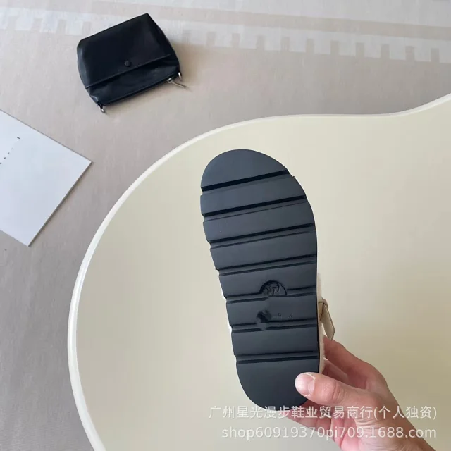 Louis Vuitton Slippers Faux-Fur-Lined LV Monogram Mule product detail image 11