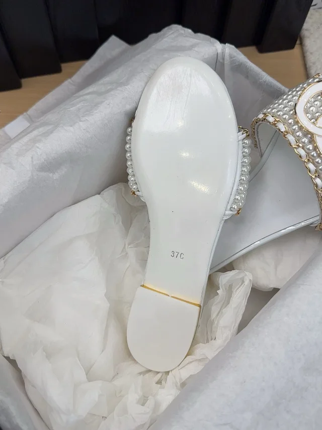 Chanel Sandals Pearl-Beaded Chain-Trim Slide product detail image 8