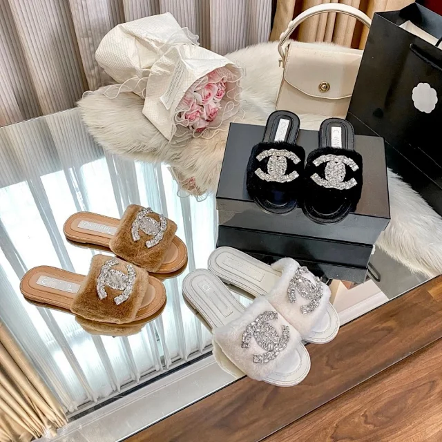 Chanel Slippers Faux Fur Rhinestone Slide product detail image 1