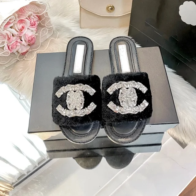 Chanel Slippers Faux Fur Rhinestone Slide product detail image 4