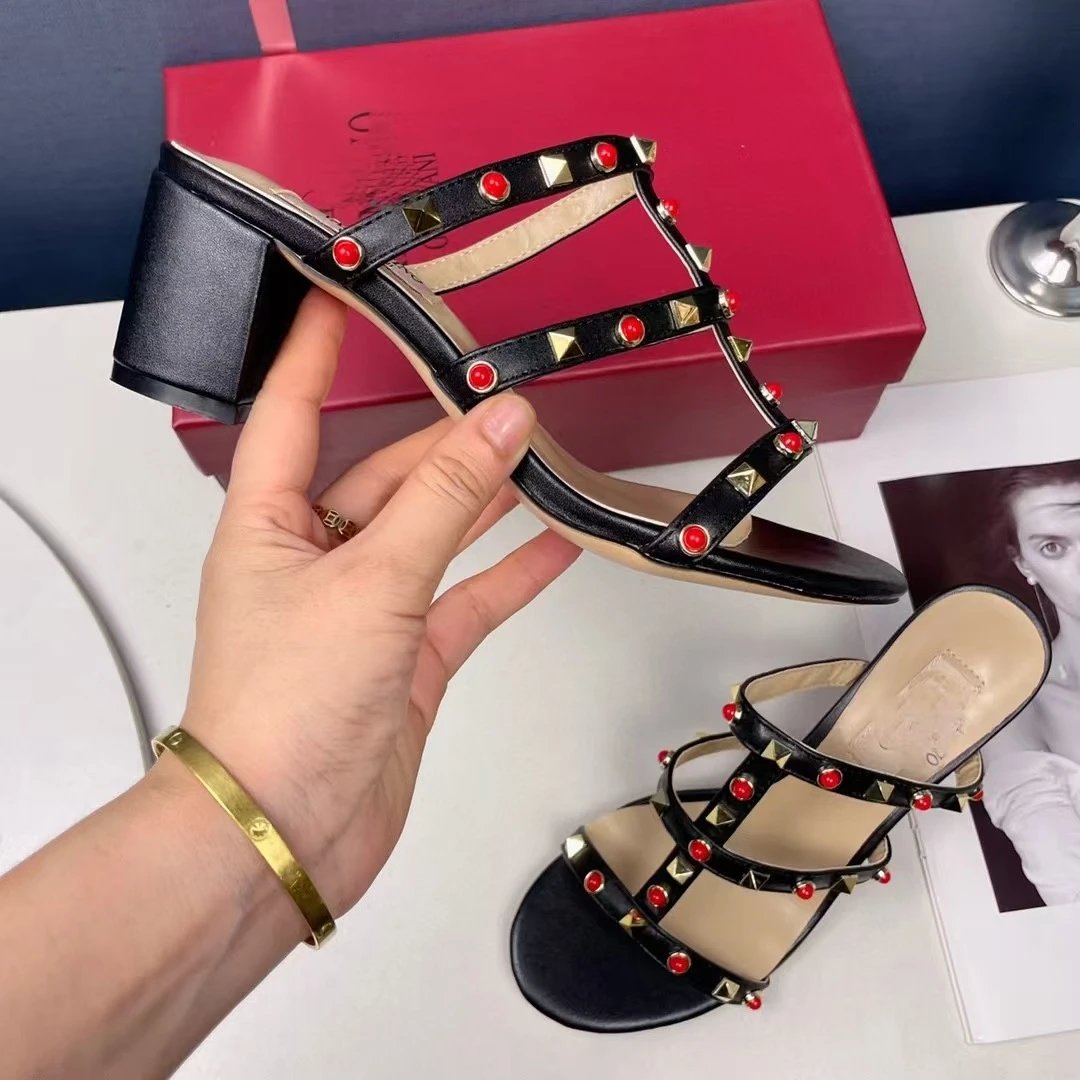 Valentino Garavani Rockstud Strappy Slide Sandals Beige Sandals - 10