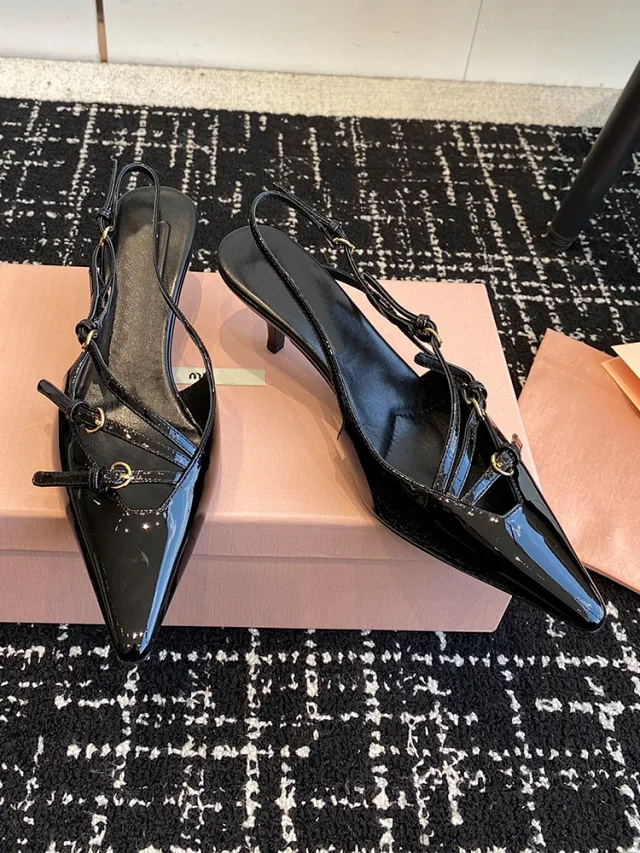 Miu High Heels Patent Leather Pointed-Toe Buckle-Strap Slingback product detail image 2