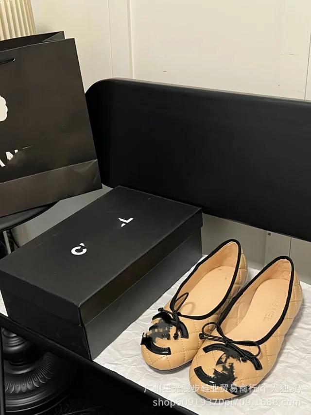 Chanel Casual Shoes Quilted Bow Ballet Flats with Double-C Logo Appliqué product detail image 8