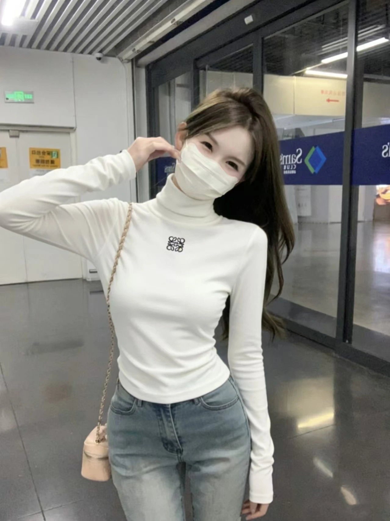 Loewe Anagram Logo High-Neck Base-Layer Top in Black and White - 9