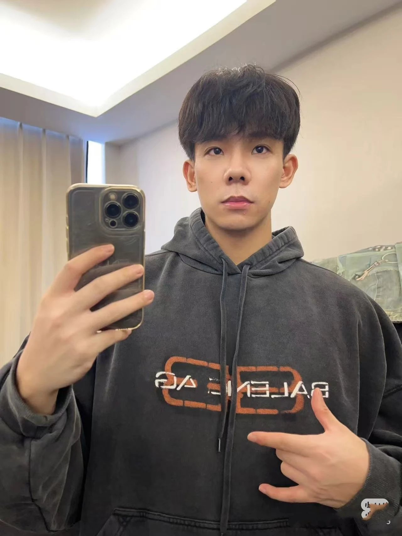 Balenciaga Distressed Logo Hoodie Black - 3