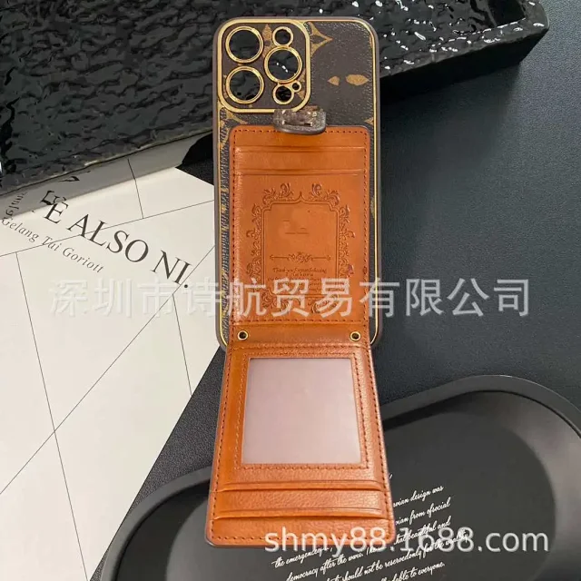 Louis Vuitton Phone Cases Monogram Card Holder Case product detail image 4