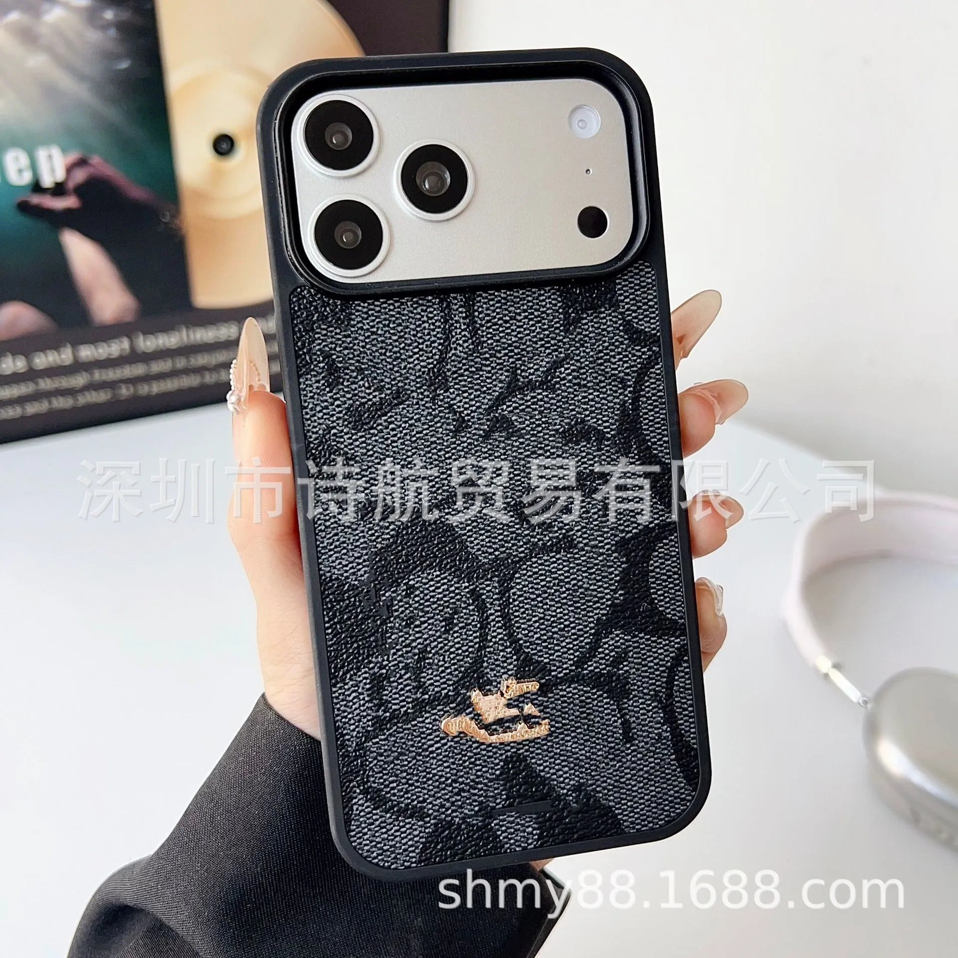 Coach Phone Cases Signature monogram case image 3
