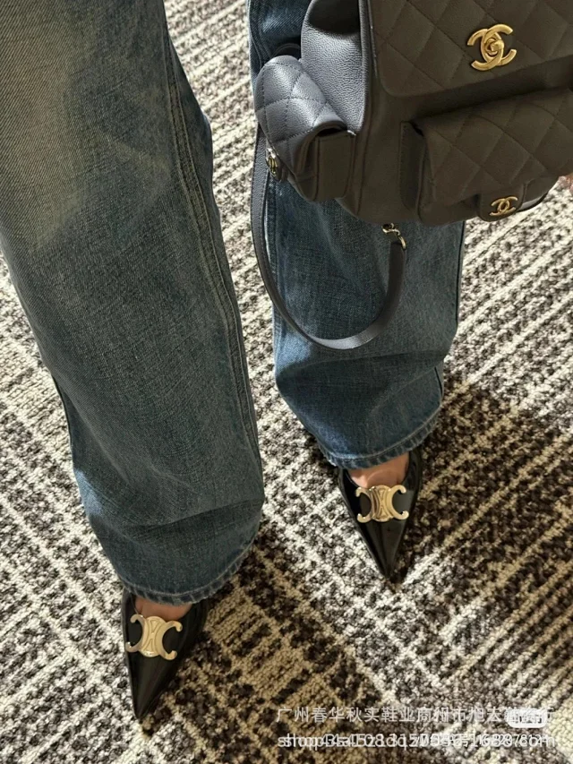 ELIN High Heels Pointed-Toe Slingback Kitten with Metal Logo Accent product detail image 3