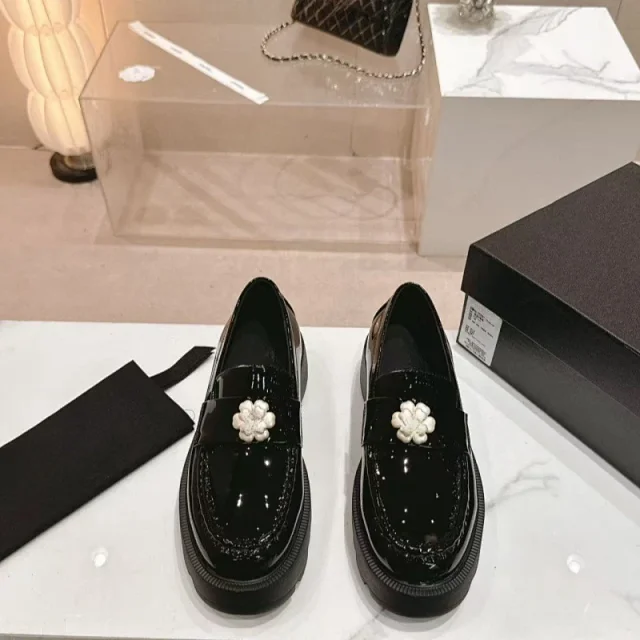 Unbranded High Heels Patent Platform Loafers with Floral Ornament product detail image 3
