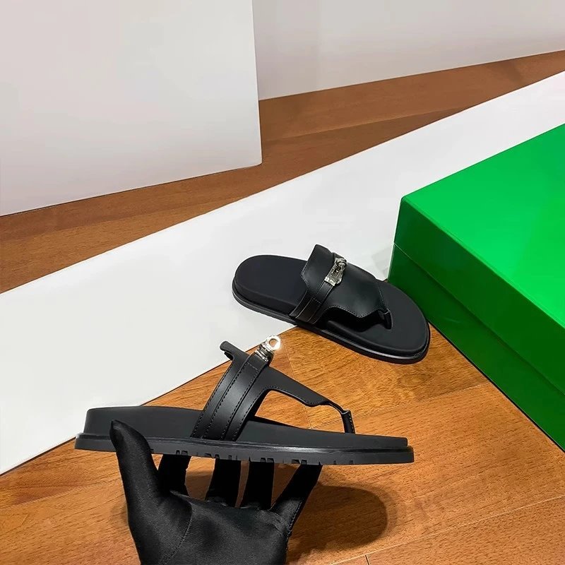 Unbranded Sandals Toe-Post with Metal Lock Detail image 2