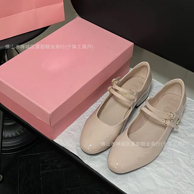 Unbranded High Heels Patent Double-Strap Mary Jane Low Block-Heel Shoes product detail image 2