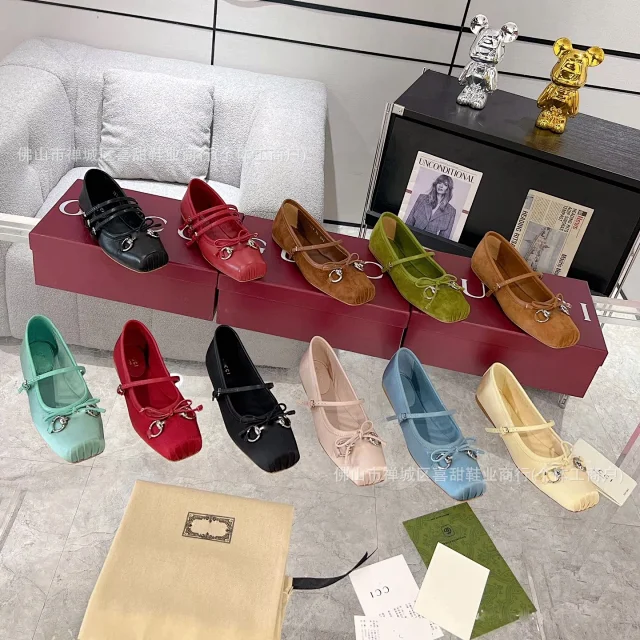 Gucci Casual Shoes Satin square-toe Mary Jane flats with bow and horsebit hardware product detail image 5