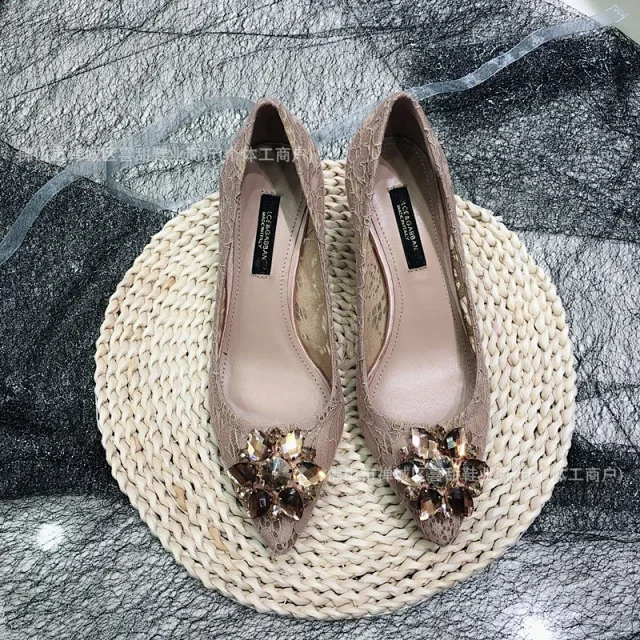 Dolce & Gabbana High Heels Pointed-Toe Lace Pumps with Crystal Floral Embellishment product detail image 33