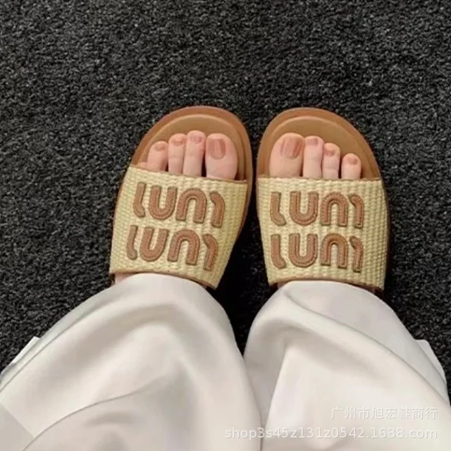 SHEIN Slippers Woven Single-Band Slide with Embroidered Loop Detail product detail image 10